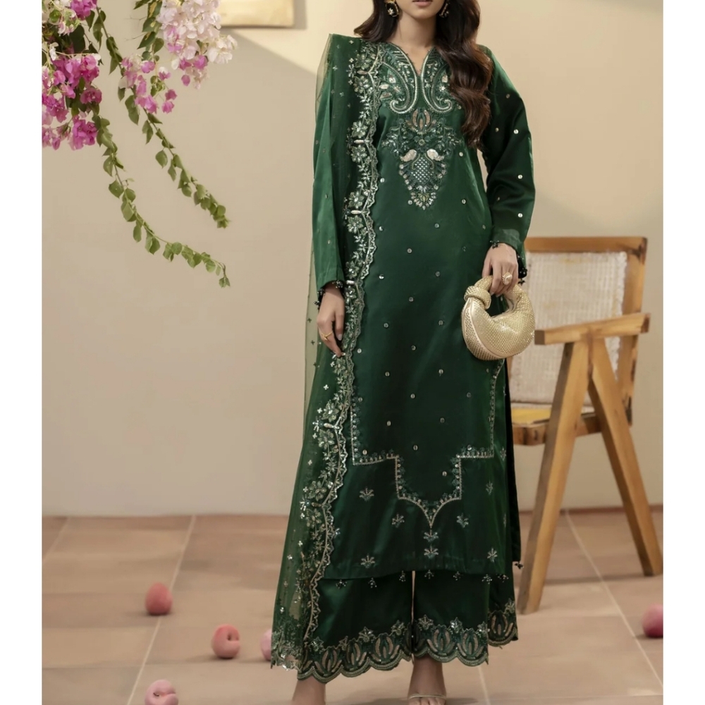NWOT emerald green Mehek by Mona embroidered silk suit